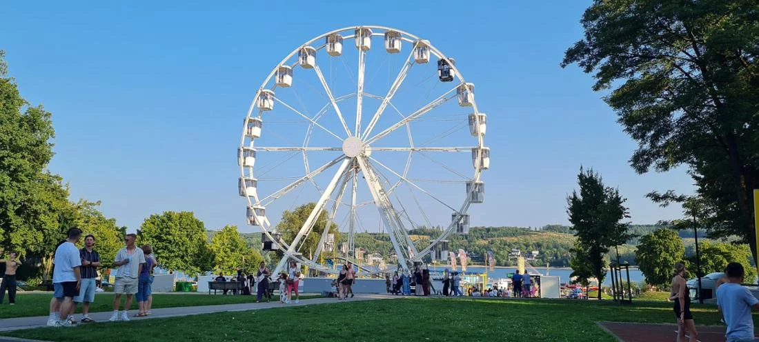 39265206 38 Meter Riesenrad Famile Steuer Ist Zum Zweiten Mal In Koerbecke Zum Ersten Mal Beim Brueckenfest Rebg