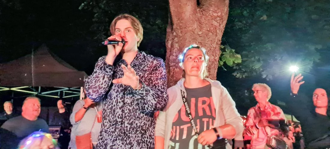 39265209 Vincent Gross Sang Auch Mitten Publikum Fans Waren Begeistert Nabg