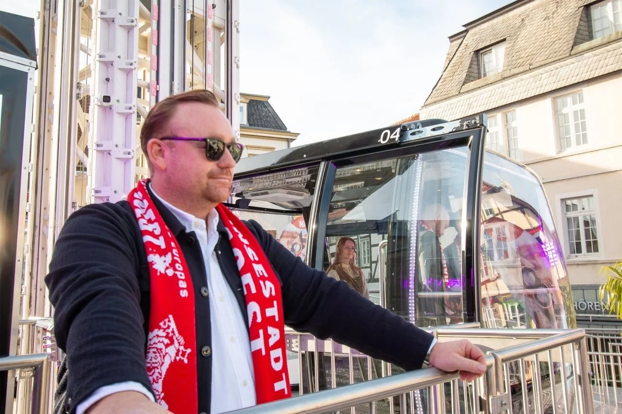 Allerheiligenkirmes 2025 Eroeffnung Franz Thomas Schneider Steht Look360° Schaut In Menge